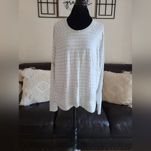 ATHLETA Long Sleeve Gray And White  Criss Cross Sweatshirt Women's‎ Size 1X
